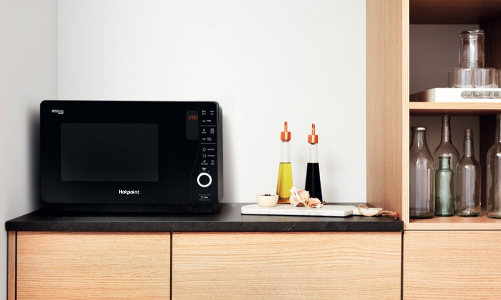 hotpoint microwave extra space